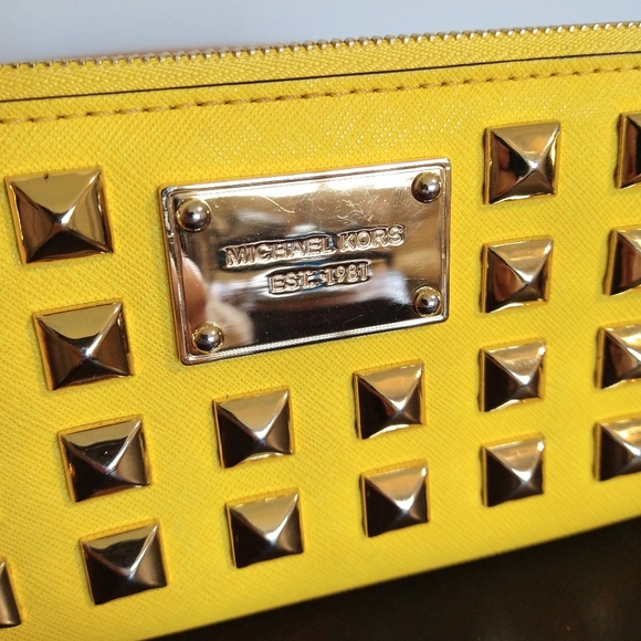 Michael Kors Pyramid Studded Zip Up Wallet Citrus Yellow and Gold - Picture 3 of 9